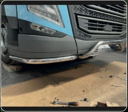 Bild på Volvo 3 delad Frontbåge FH4/FH5